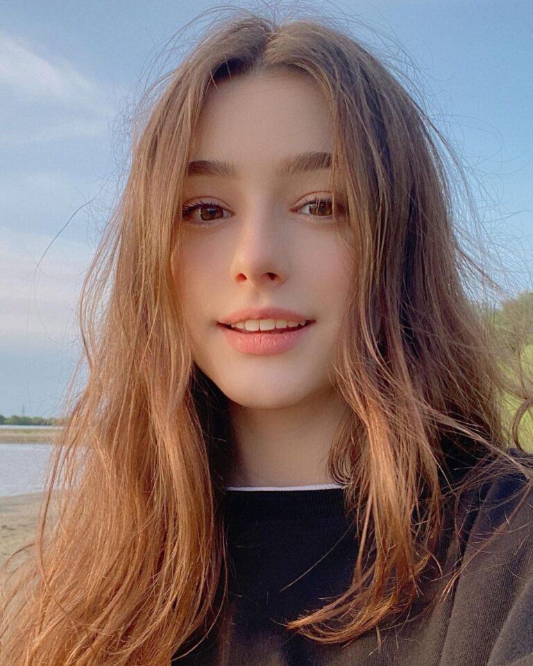 Dasha Taran Instagram Model Biography Age And Boyfriend His Education